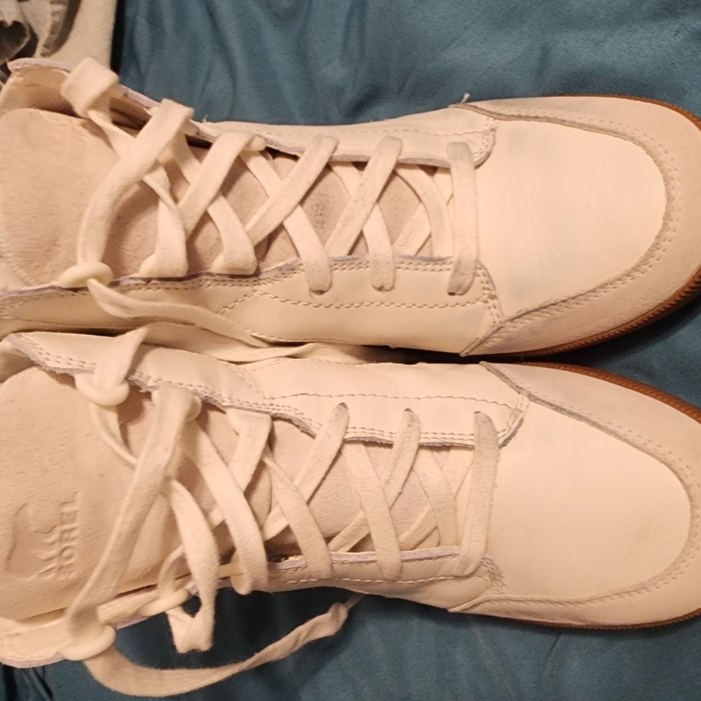 Sorel out an about sneakers